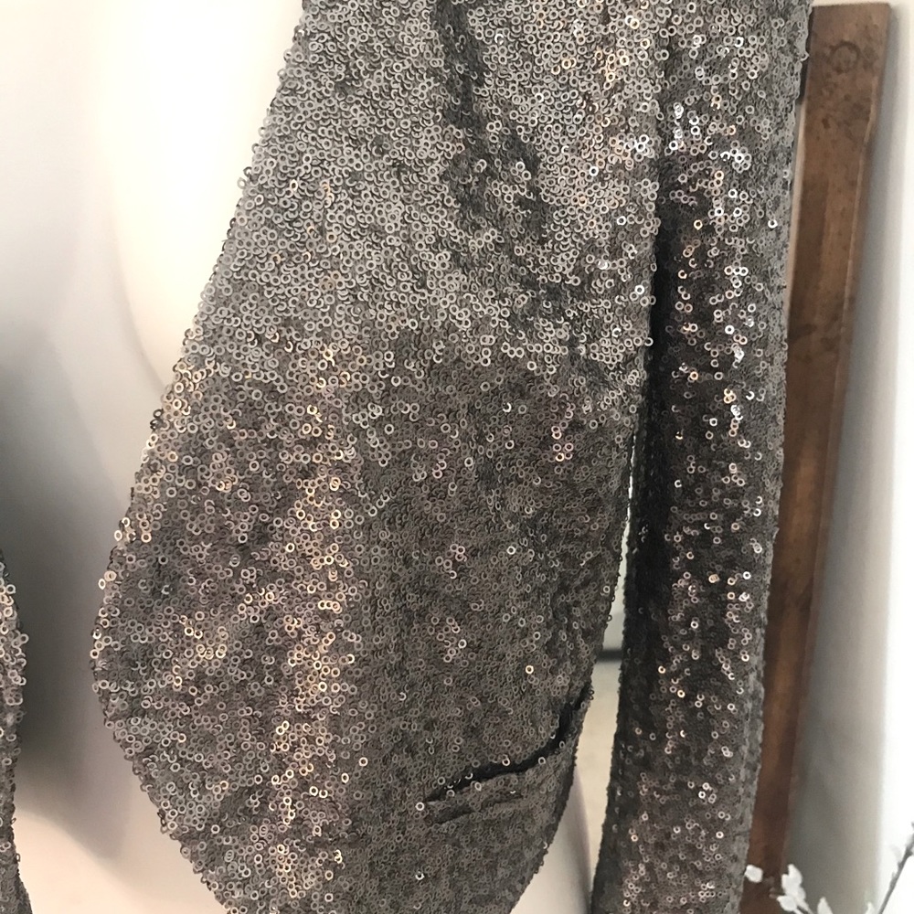 Structured Sequins Topper - Picture 4 of 4